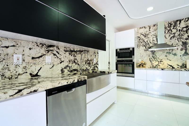 4 bedroom SingleFamilyResidence at 21601 SW 154th Ave, Redland Citrus Orchards S, Miami — photo 5