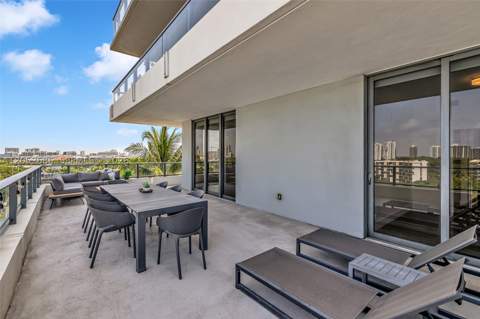 2960 NE 207th St 811, Aventura FL - photo 13 of 32
