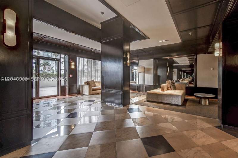 2 bedroom Condominium at 600 NE 36th St 2018, Charter Club Condo, Miami — photo 3