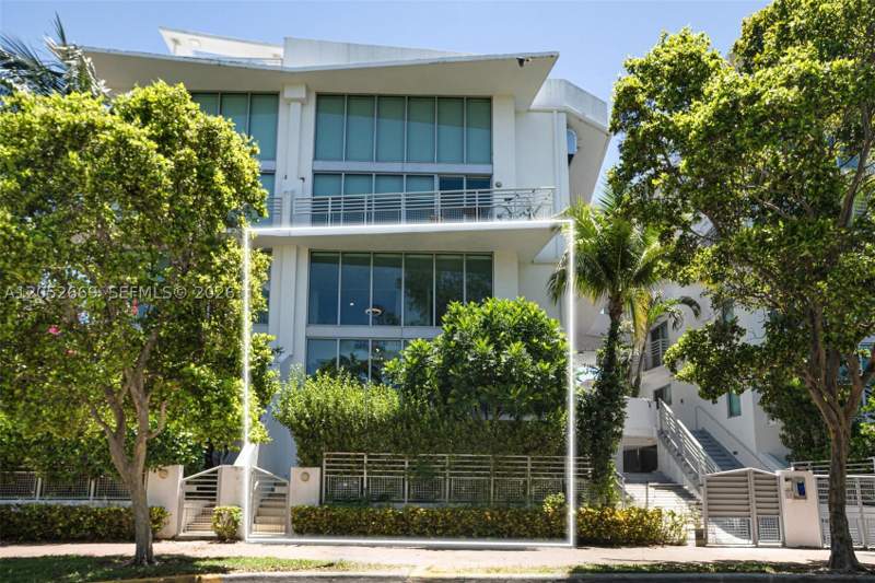 3 bedroom Condominium at 245 Michigan Ave Lg-5, Absolut Condo, Miami Beach — photo 2