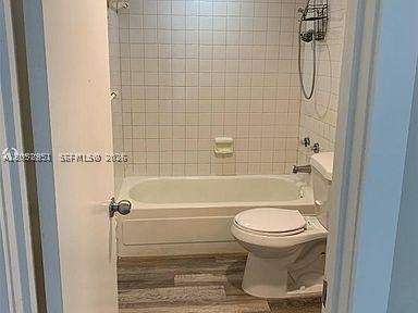 10000 NW 80th Ct 2423, Hialeah Gardens FL - photo 9 of 11