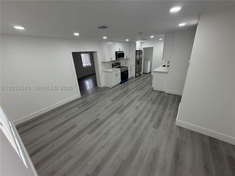 3 bedroom SingleFamilyResidence at 13885 NW 5th Ave, Nichols Heights Addn, North Miami — photo 2