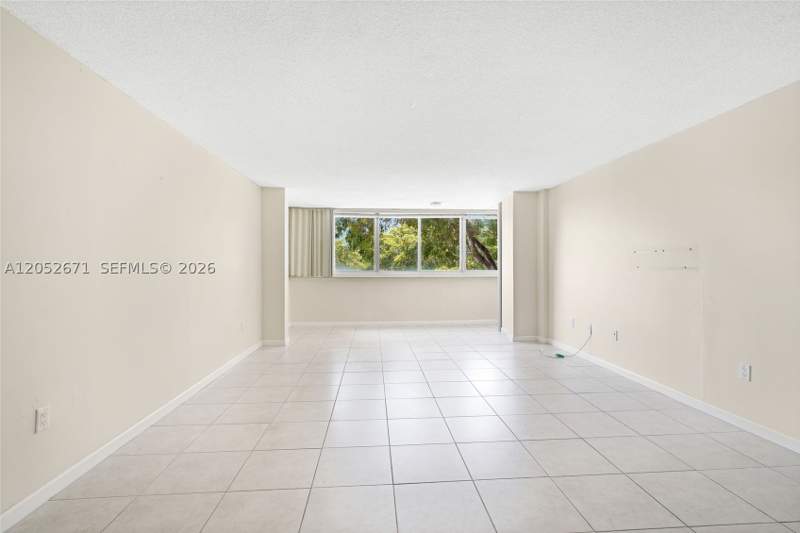 2 bedroom Condominium at 6861 SW 147th Ave 3G, Sovereigns Condo, Miami — photo 4