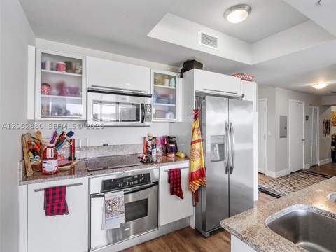 888 Biscayne Blvd 309, Miami FL - photo 9 of 44