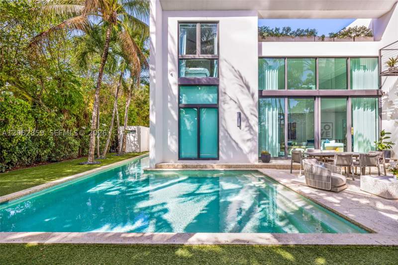 4 bedroom SingleFamilyResidence at 4515 N Michigan Ave, Nautilus Extension 4th, Miami Beach — photo 4