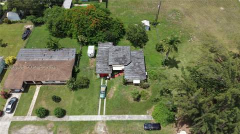 27 NW 18th St, Homestead FL - photo 12 of 28
