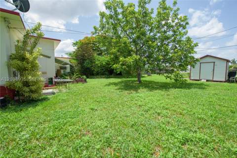 27 NW 18th St, Homestead FL - photo 16 of 28