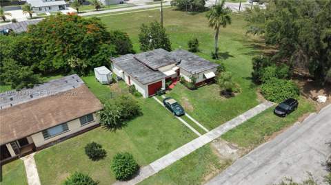 27 NW 18th St, Homestead FL - photo 7 of 28