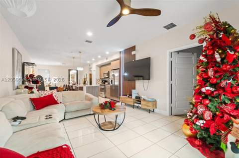 7809 NW 104th Ave 1, Doral FL - photo 13 of 33