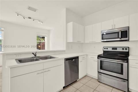 11416 NW 43rd Ter, Doral FL - photo 10 of 45