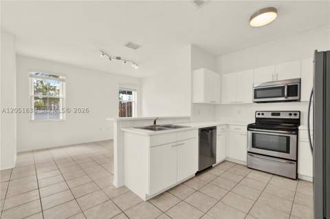 11416 NW 43rd Ter, Doral FL - photo 12 of 45