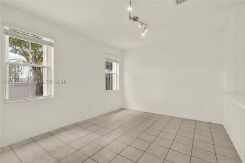 11416 NW 43rd Ter, Doral FL - photo 13 of 45