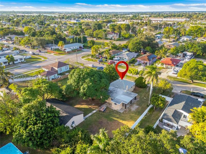 8 bedroom SingleFamilyResidence at 559 NW 2nd St, Town Of Florida City, Florida City — photo 2