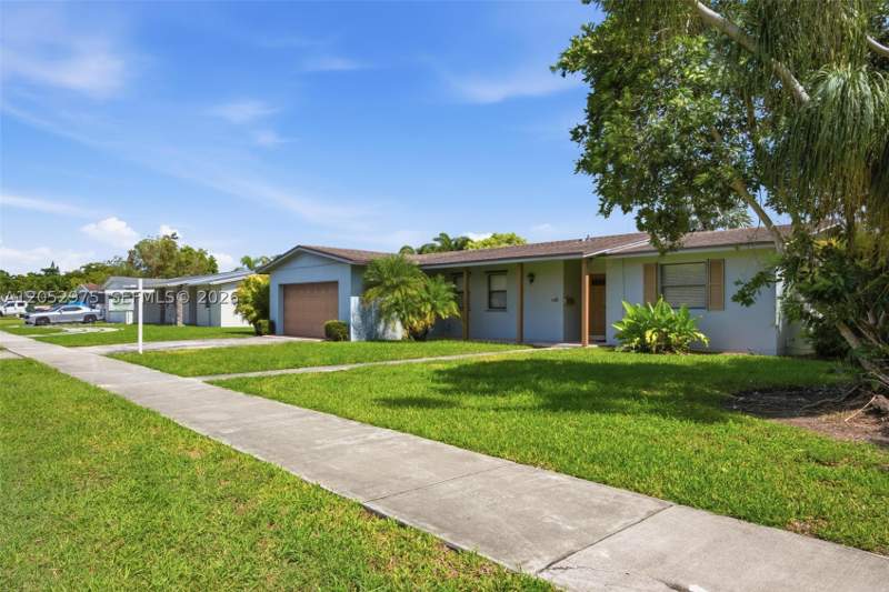 4 bedroom SingleFamilyResidence at 225 NW 15th St, Pine Manor Part One, Homestead — photo 3