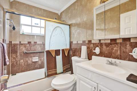 18800 NW 43rd Avenue, Miami Gardens FL - photo 12 of 48
