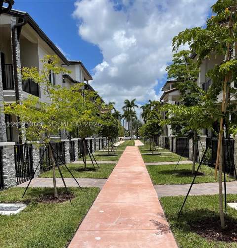 4576 NW 83rd Path, Doral FL - photo 14 of 16