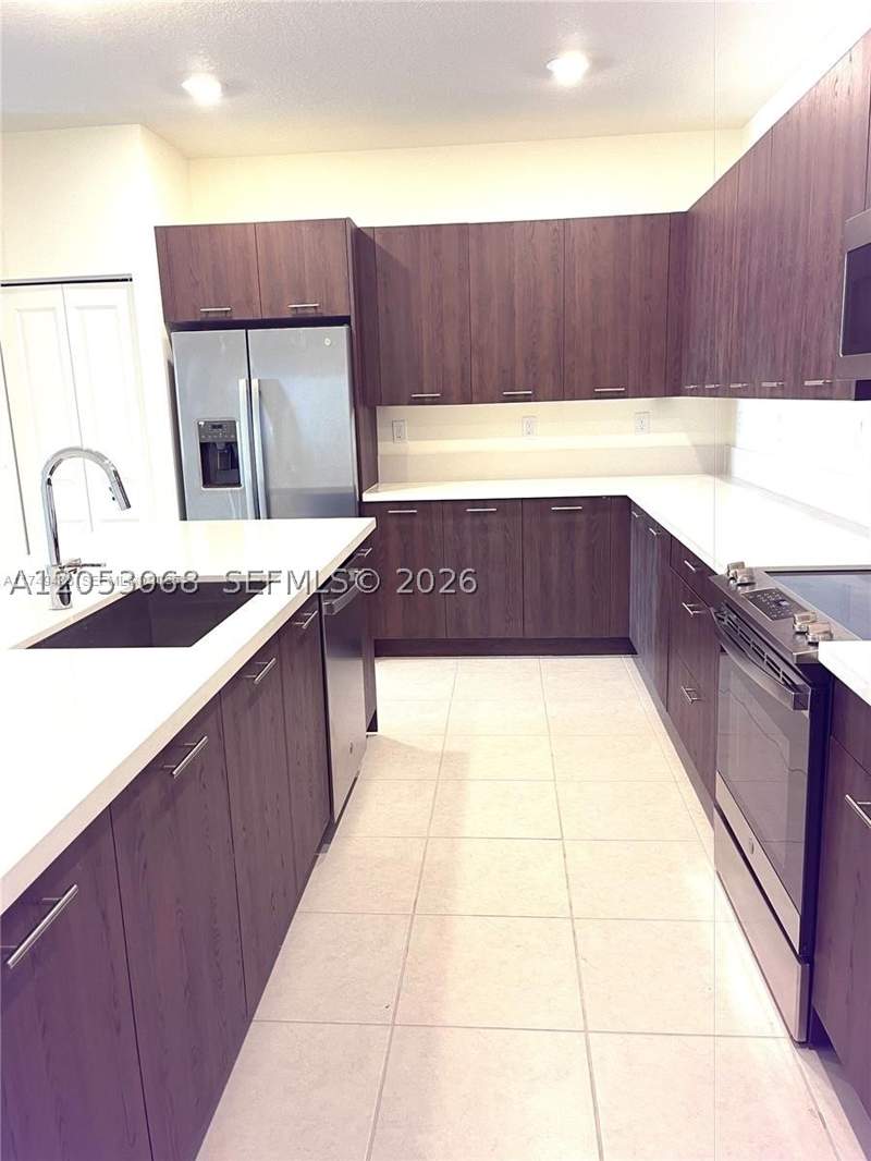 3 bedroom Townhouse at 4576 NW 83rd Path, Downtown Doral South Phas, Doral — photo 4