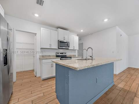 501 NE 6th Ct, Florida City FL - photo 10 of 47