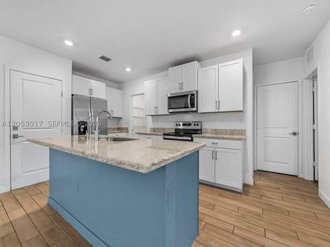 501 NE 6th Ct, Florida City FL - photo 12 of 47