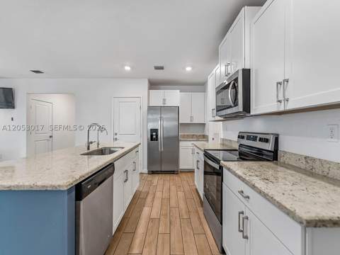 501 NE 6th Ct, Florida City FL - photo 13 of 47
