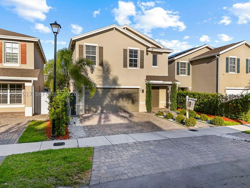 5 bedroom SingleFamilyResidence at 501 NE 6th Ct, Royal Homes West, Florida City — photo 2