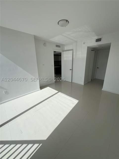 5252 NW 85th Ave 1707, Doral FL - photo 13 of 32