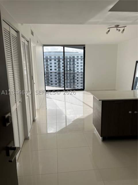 5252 NW 85th Ave 1707, Doral FL - photo 7 of 32