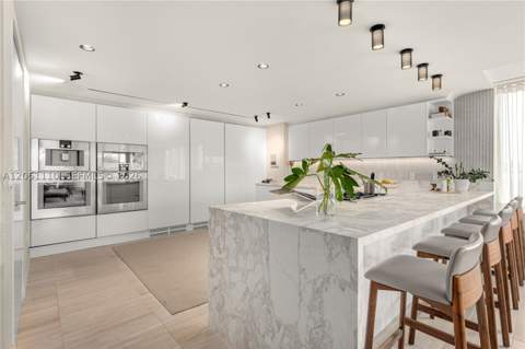 4701 N Meridian Ave 421, Miami Beach FL - photo 8 of 46
