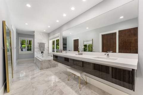 11721 Jacaranda Pl, Coral Gables FL - photo 16 of 31