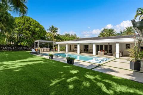 11721 Jacaranda Pl, Coral Gables FL - photo 24 of 31