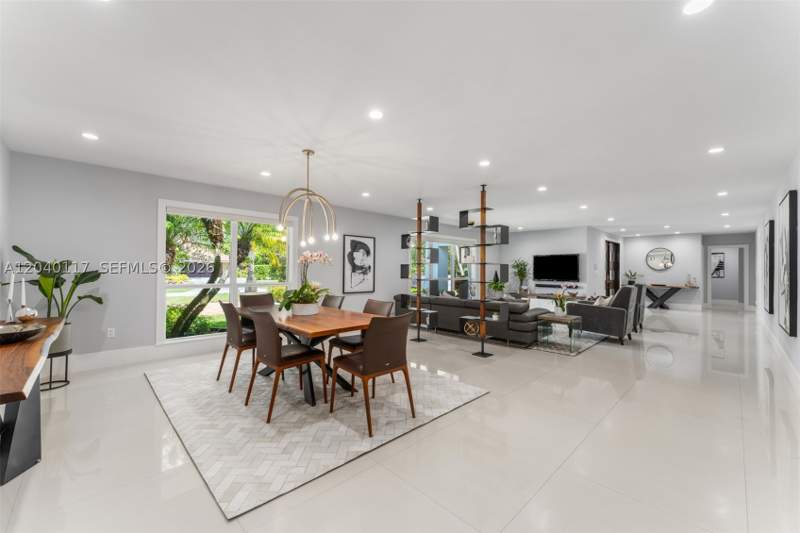 5 bedroom SingleFamilyResidence at 11721 Jacaranda Pl, Pine Bay Estates Sec No 2, Coral Gables — photo 5