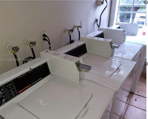 842 Meridian Ave 3D, Miami Beach FL - photo 17 of 20