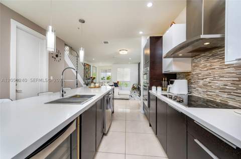 10265 NW 63rd Ter 204, Doral FL - photo 7 of 32