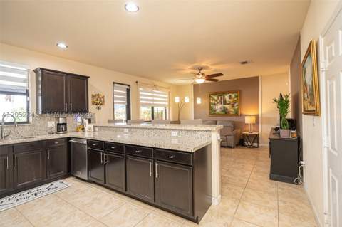 132 NE 26th Ave, Homestead FL - photo 15 of 91