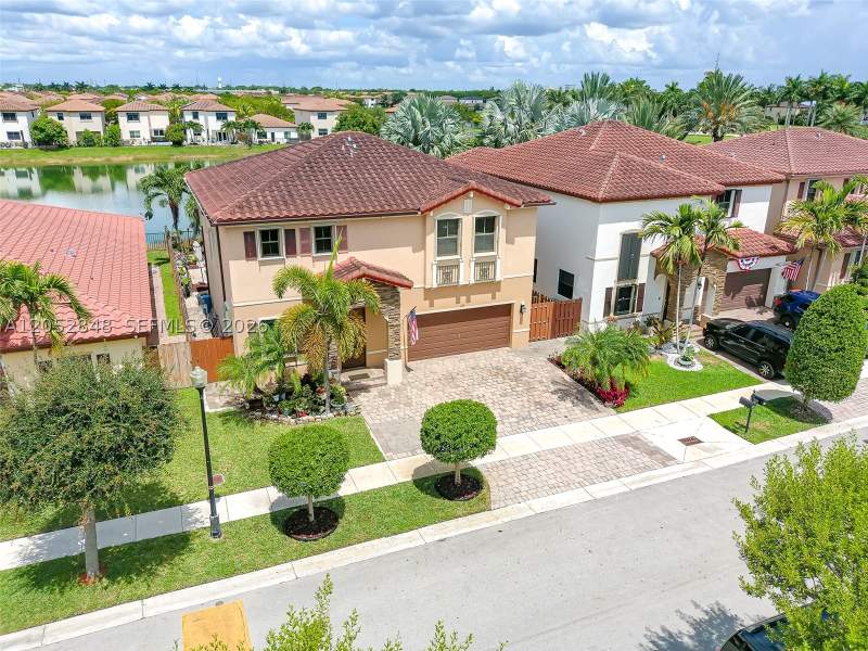 4 bedroom SingleFamilyResidence at 132 NE 26th Ave, Capri At Oasis, Homestead — photo 5