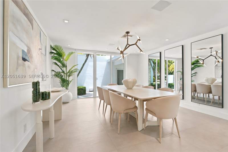 5 bedroom SingleFamilyResidence at 10420 SW 64th St, Miller Drive Estates, Miami — photo 5