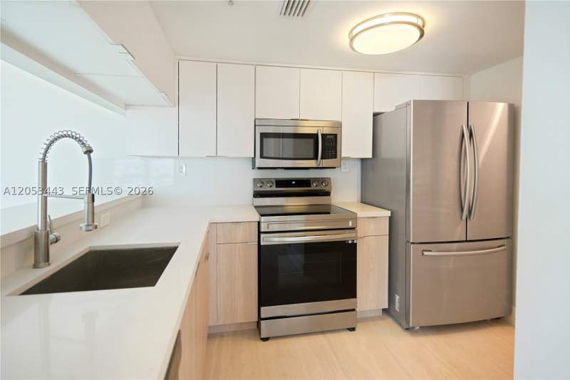2 bedroom Condominium at 650 West Ave 1404, The Floridian Condo, Miami Beach — photo 4