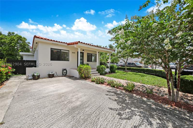 3 bedroom SingleFamilyResidence at 3640 SW 11th St, Tamiami Pines, Miami — photo 2