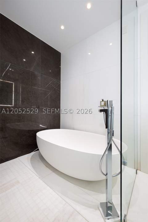 300 Biscayne Boulevard Way 1705W, Miami FL - photo 19 of 24