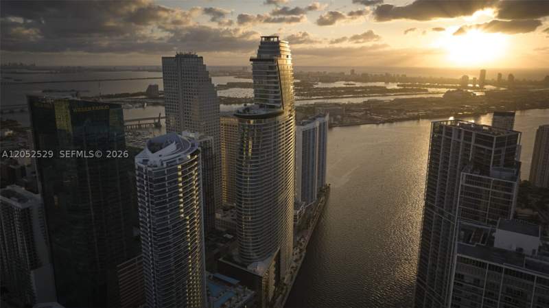 2 bedroom Condominium at 300 Biscayne Boulevard Way 1705W, 300 Biscayne Blvd Way Cond, Miami — photo 2