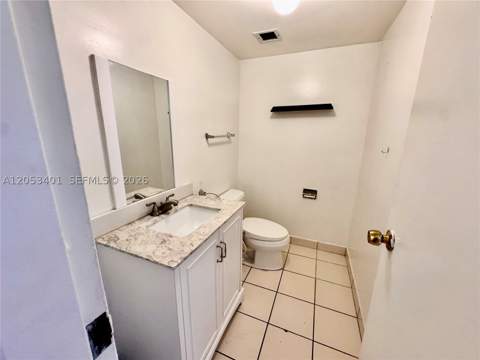 13499 Biscayne Blvd 703, North Miami FL - photo 11 of 39