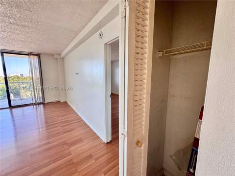13499 Biscayne Blvd 703, North Miami FL - photo 16 of 39