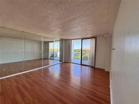 13499 Biscayne Blvd 703, North Miami FL - photo 19 of 39
