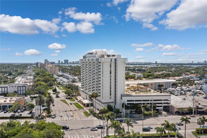 1 bedroom Condominium at 13499 Biscayne Blvd 703, Sailboat Cay Condo, North Miami — photo 2