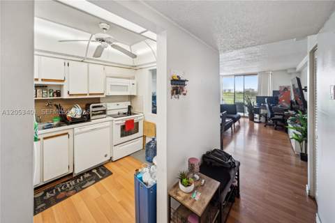 13499 Biscayne Blvd 703, North Miami FL - photo 20 of 39