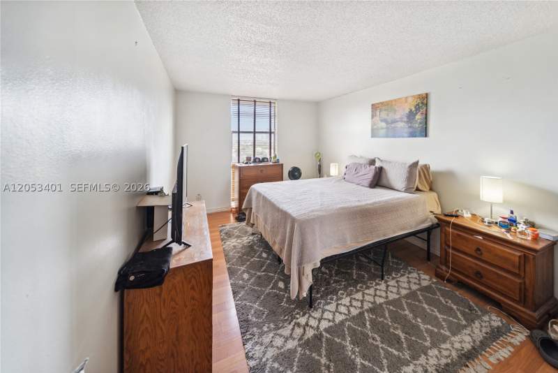 1 bedroom Condominium at 13499 Biscayne Blvd 703, Sailboat Cay Condo, North Miami — photo 3