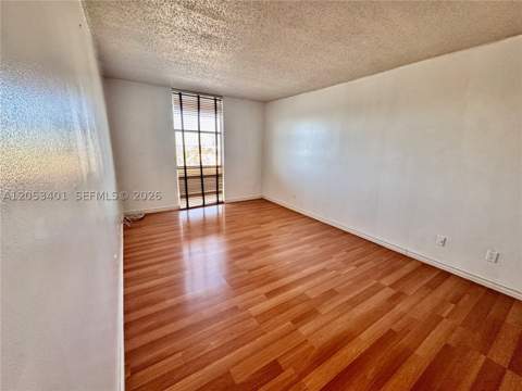 13499 Biscayne Blvd 703, North Miami FL - photo 6 of 39