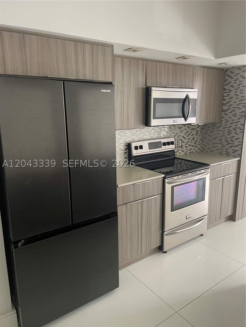 2 bedroom Condominium at 3155 NE 184th St 8105, Village By The Bay Condo, Aventura — photo 2