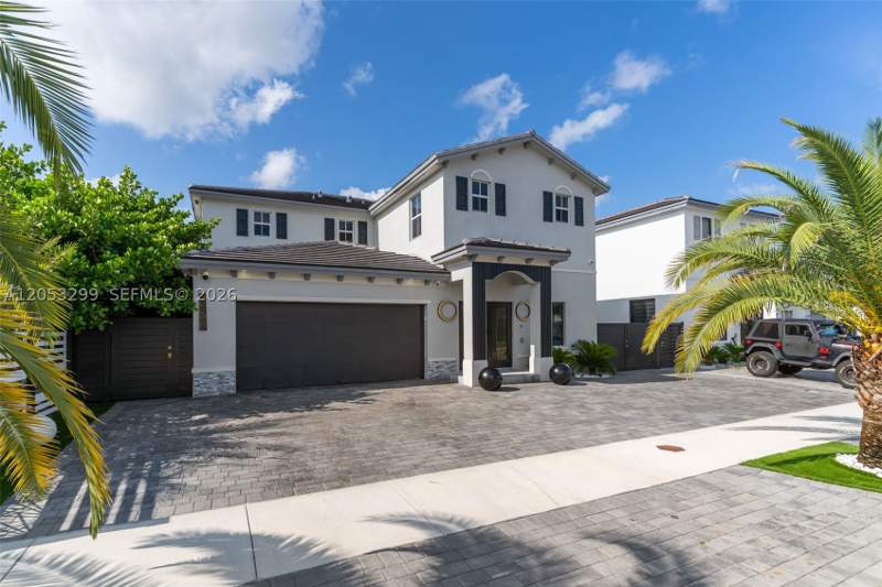 5 bedroom SingleFamilyResidence at 12765 SW 210th Ter, Siena North, Miami — photo 2