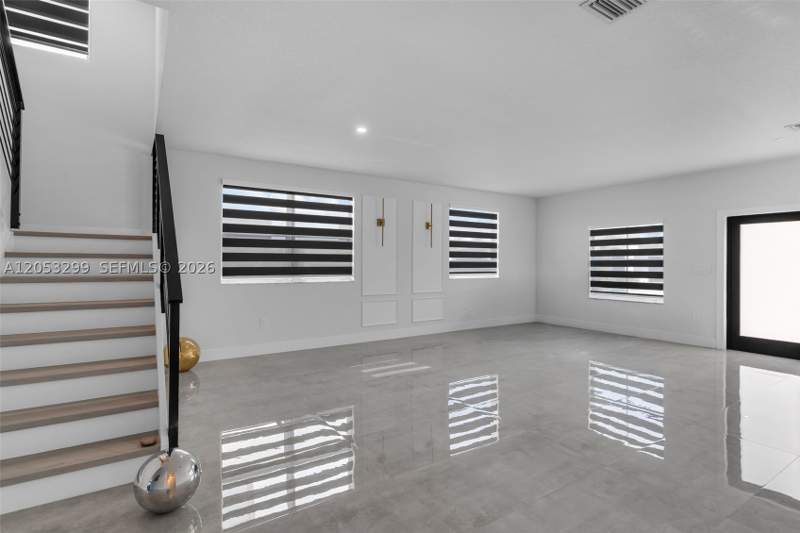 5 bedroom SingleFamilyResidence at 12765 SW 210th Ter, Siena North, Miami — photo 4